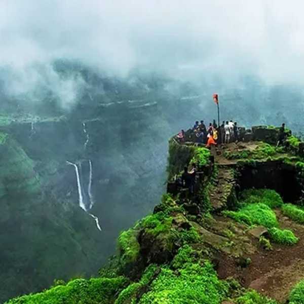 Affordable Bus Trips from Mumbai